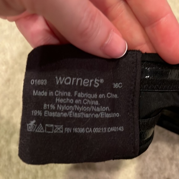 Like New Warner’s Black Strapless Bra Size 36C - Picture 2 of 2